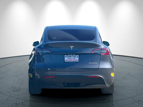 Used 2023 Tesla Model Y Performance image 5