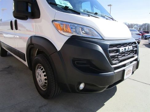 Used 2025 RAM ProMaster 2500 w/ Convenience Group image 38