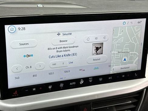 Certified 2023 Ford Escape SE w/ PHEV Premium Package image 16