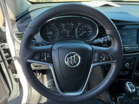 Used 2022 Buick Encore Preferred w/ Safety Package image 17