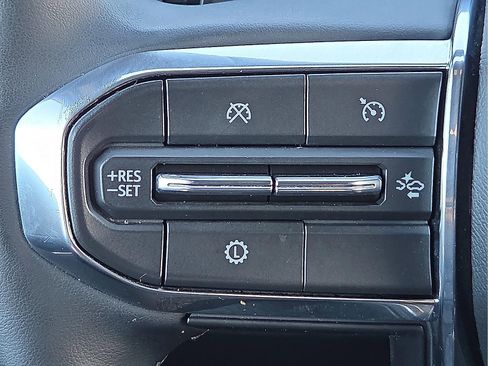 Used 2025 GMC Acadia Elevation image 21