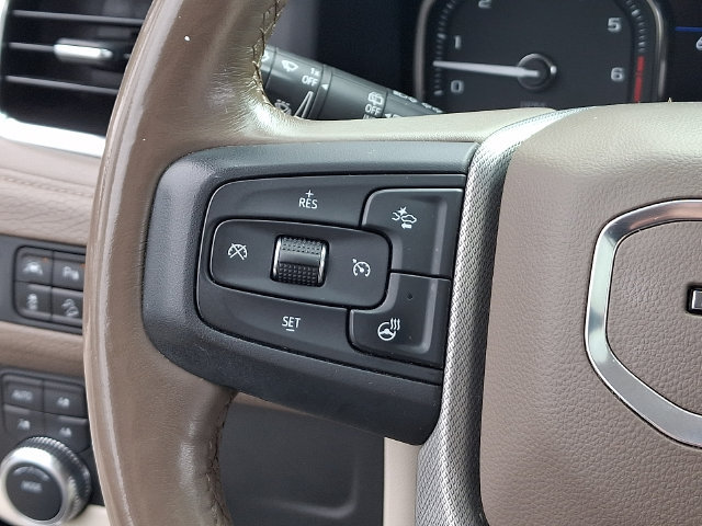Used 2021 GMC Yukon XL Denali AWD/4WD image 7
