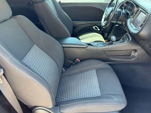 Used 2020 Dodge Challenger SXT w/ Driver Convenience Group RWD image 30