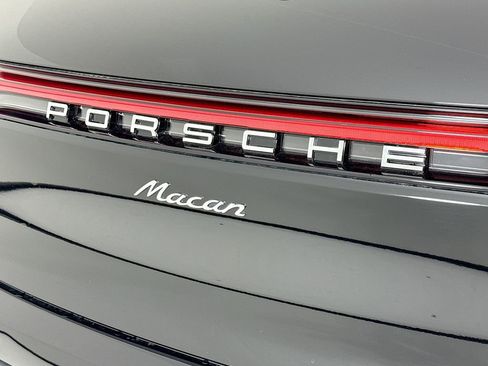 Certified 2025 Porsche Macan image 35