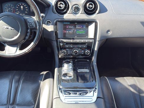 Used 2016 Jaguar XJ Supercharged RWD image 15