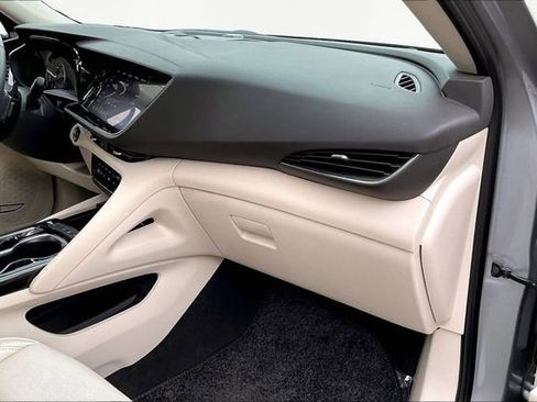 Used 2023 Buick Envision Avenir image 18