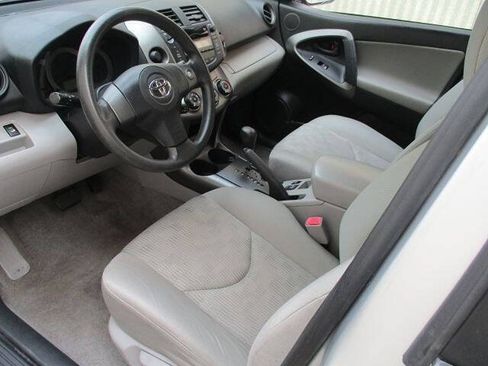 Used 2011 Toyota RAV4 2WD w/ Base L4 Extra Value Pkg image 9