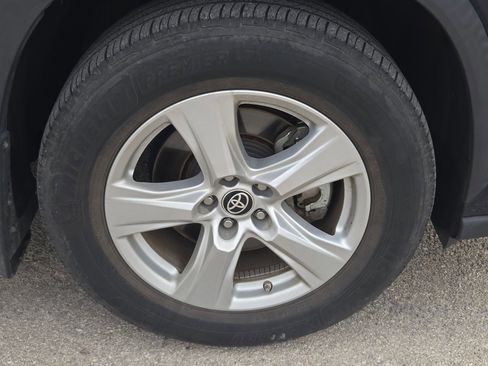 Used 2023 Toyota Highlander L image 33