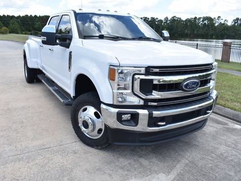 Used 2020 Ford F350 XLT w/ XLT Premium Package AWD/4WD image 2
