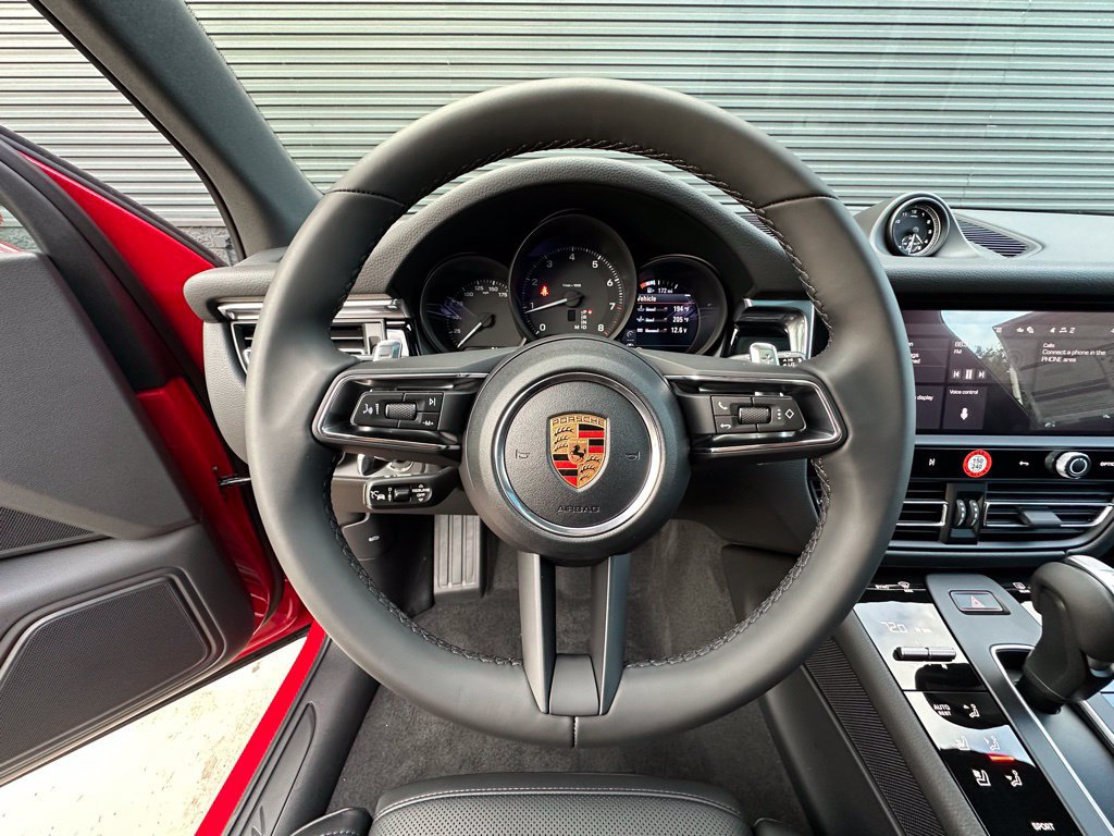 Certified 2026 Porsche Macan AWD/4WD image 16