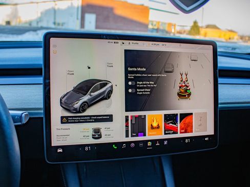 Used 2022 Tesla Model Y Performance image 28