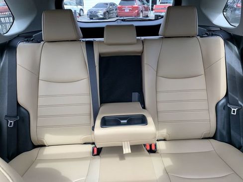 Used 2025 Toyota RAV4 XLE Premium image 31