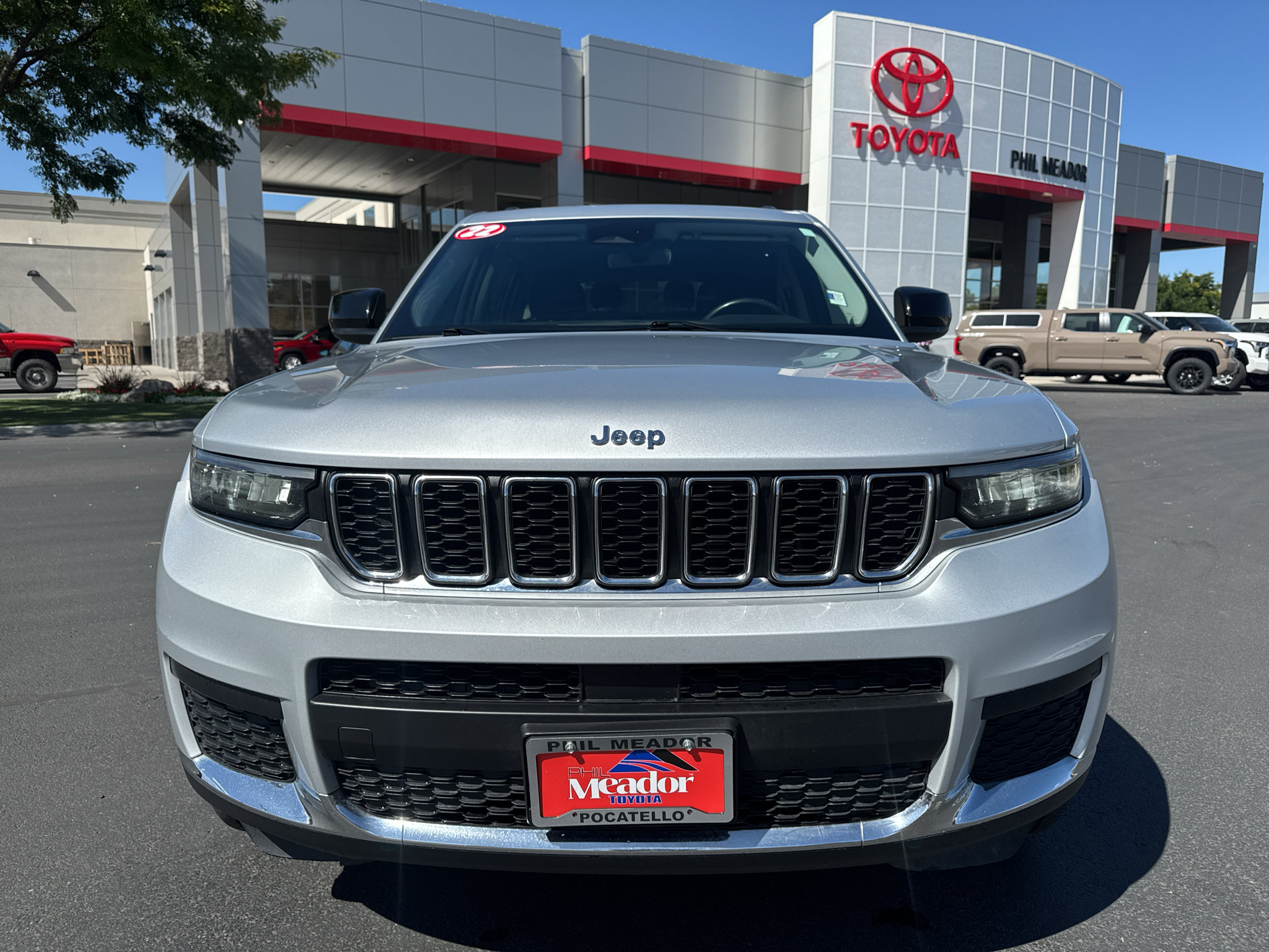 Used 2022 Jeep Grand Cherokee L Laredo w/ Luxury Tech Group I AWD/4WD image 6