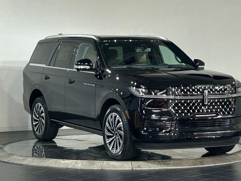 New 2026 Lincoln Navigator Black Label AWD/4WD image 2