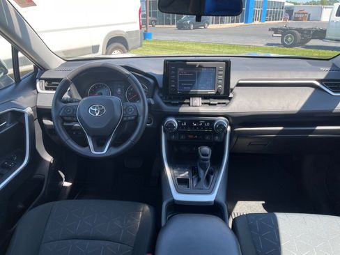 Used 2021 Toyota RAV4 XLE w/ Convenience Package AWD/4WD image 15