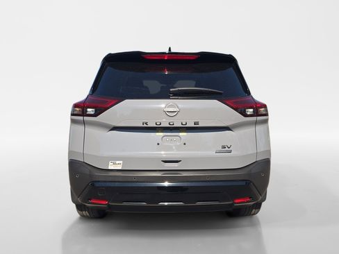 Certified 2023 Nissan Rogue SV w/ SV Premium B Package FWD image 4