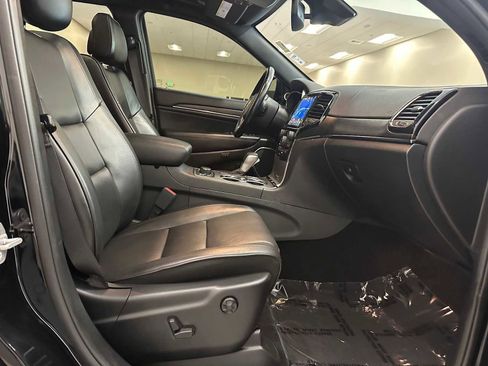 Used 2020 Jeep Grand Cherokee High Altitude AWD/4WD image 29