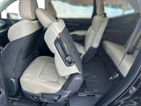 Used 2023 Subaru Ascent Premium w/ Convenience Package image 21