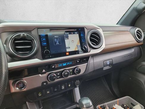 Used 2016 Toyota Tacoma Limited w/ Towing Package RWD image 22