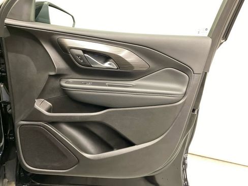 Used 2024 GMC Terrain SLT image 11