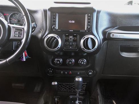 Used 2013 Jeep Wrangler Unlimited Sahara image 14