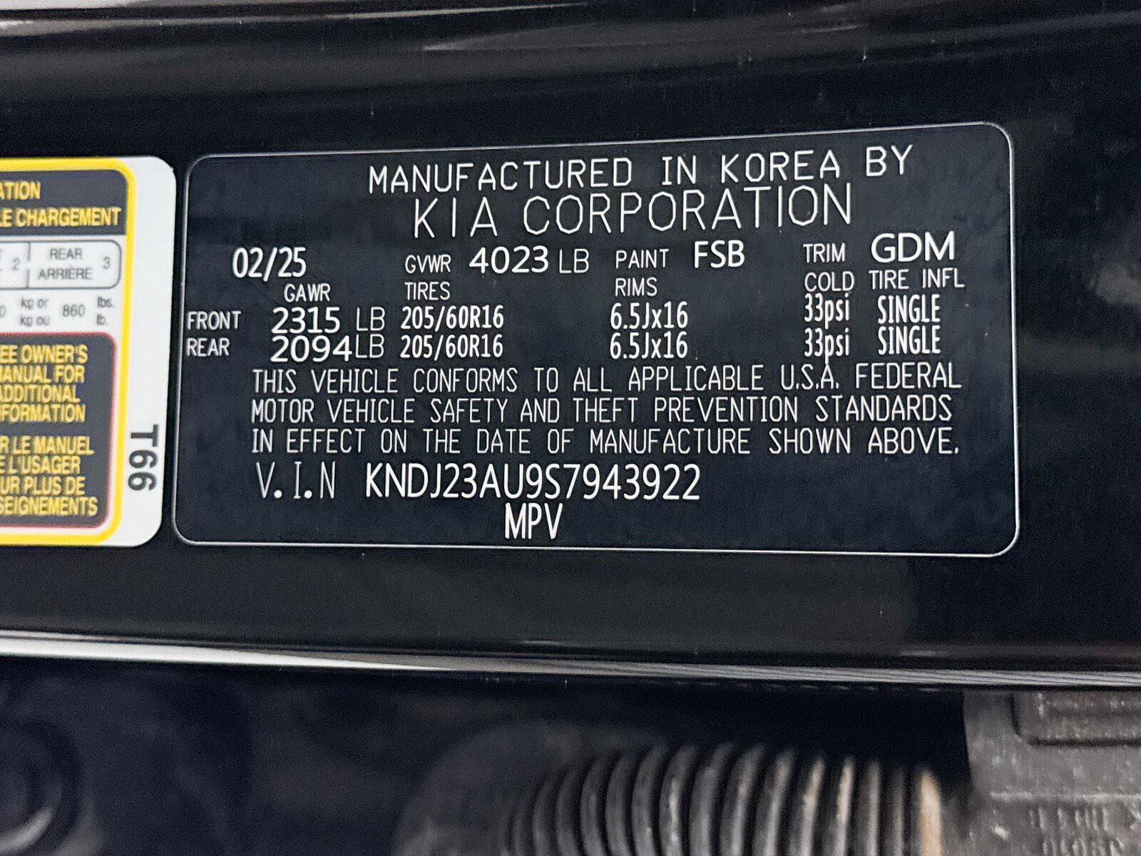 Used 2025 Kia Soul LX w/ LX Technology Package FWD image 37