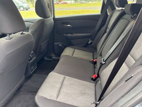 Used 2025 Nissan Rogue SV AWD/4WD image 27