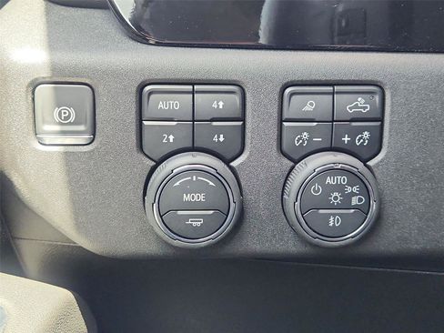 Used 2025 Chevrolet Silverado 1500 RST w/ Redline Edition AWD/4WD image 18