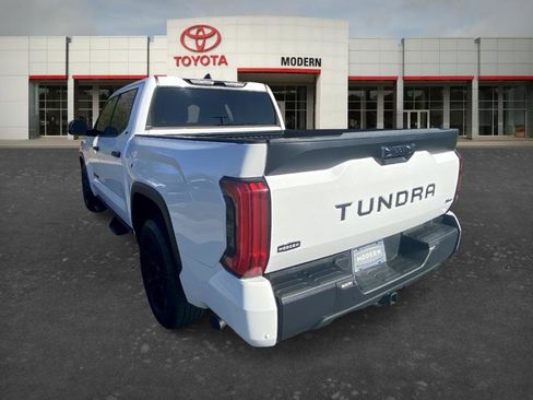 Used 2022 Toyota Tundra SR5 w/ Convenience Package image 6