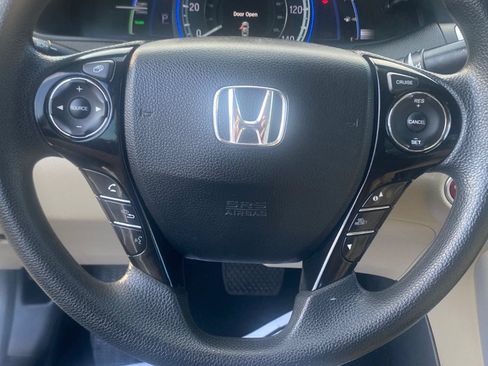 Used 2015 Honda Accord Hybrid Sedan image 31