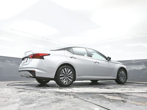 Used 2024 Nissan Altima 2.5 SV image 47