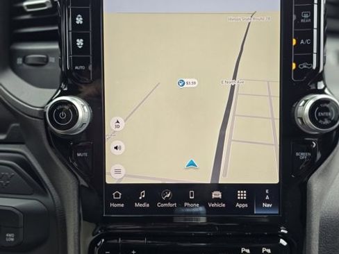 Used 2025 RAM 2500 Tradesman image 16