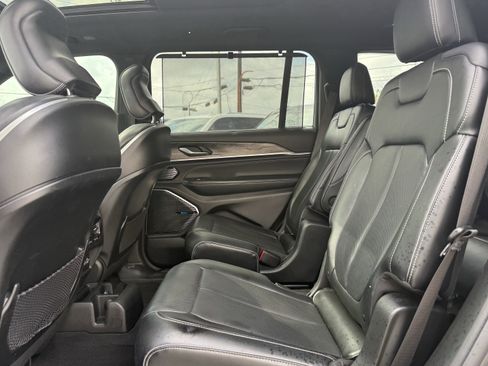 Used 2021 Jeep Grand Cherokee L Overland w/ Luxury Tech Group IV image 13