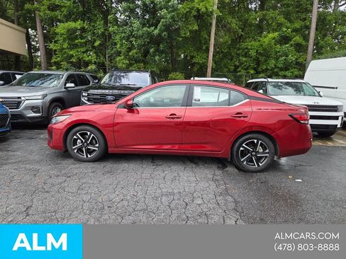 Used 2024 Nissan Sentra SV FWD image 2