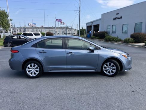 Used 2025 Toyota Corolla LE FWD image 6