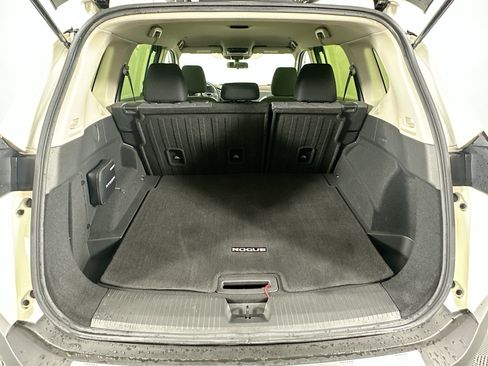 Used 2023 Nissan Rogue SV FWD image 27