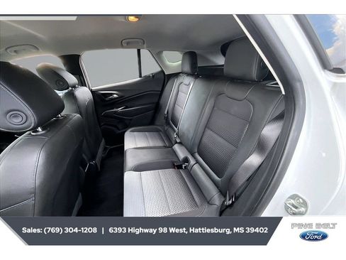 Used 2025 Chevrolet Trax LT w/ LT Convenience Package FWD image 19