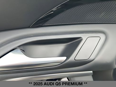 New 2025 Audi Q5 Premium image 16