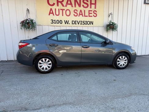 Used 2016 Toyota Corolla L FWD image 3