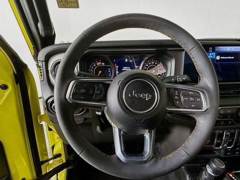 Used 2024 Jeep Wrangler Sahara image 12