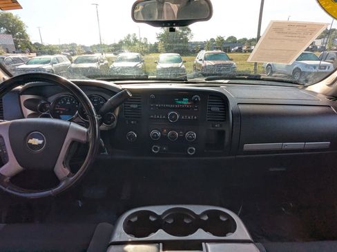 Used 2009 Chevrolet Silverado 1500 LT w/ Power Pack Plus AWD/4WD image 12
