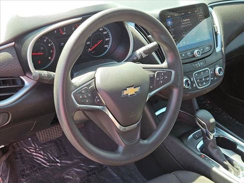 Used 2024 Chevrolet Malibu LT FWD image 9