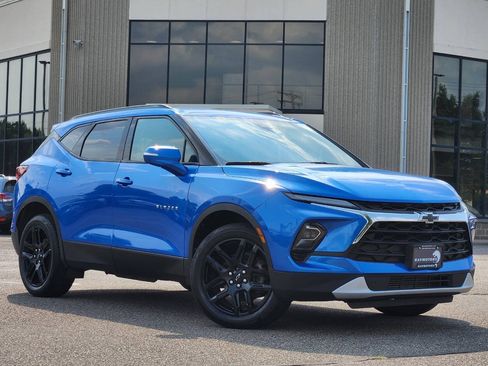 Used 2024 Chevrolet Blazer LT w/ Sound & Technology Package AWD/4WD image 29