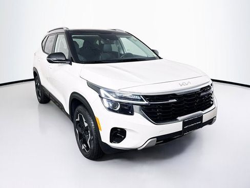 Certified 2025 Kia Seltos S image 3