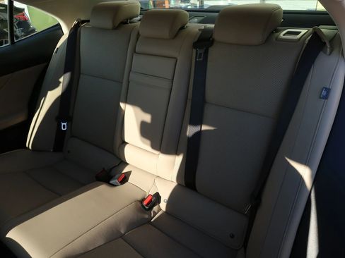 Used 2019 Lexus IS 300 image 18