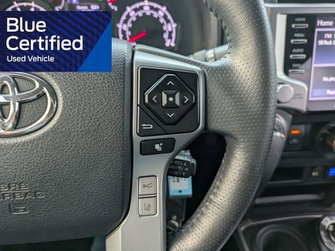 Used 2020 Toyota 4Runner SR5 AWD/4WD image 28