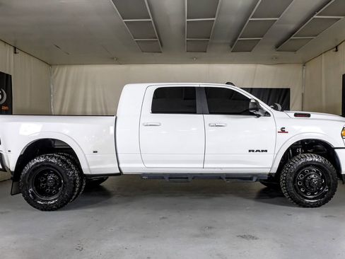 Used 2022 RAM 3500 Laramie w/ Night Edition image 5