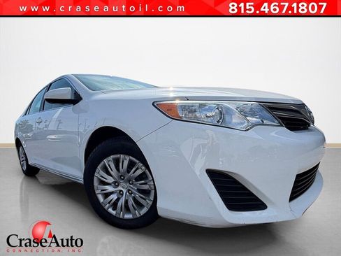 Used 2013 Toyota Camry LE FWD image 1