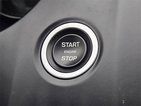 Used 2020 Jaguar E-PACE image 21