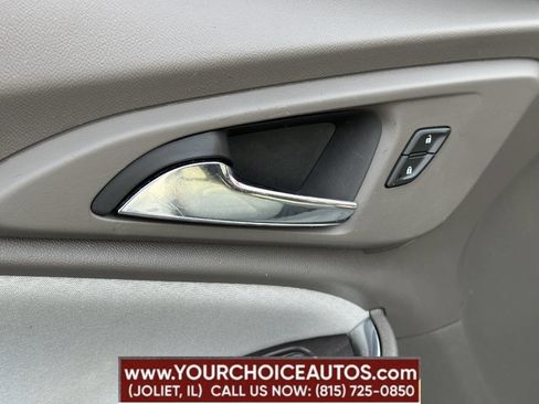 Used 2018 Chevrolet Malibu LT image 13